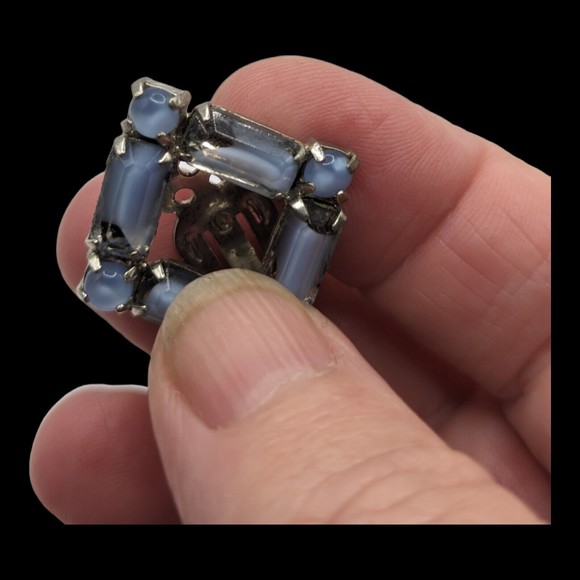 Vintage Light Blue Opaque Clip On Earrings Silver Tone Unsigned 1" Diamond shape - Picture 6 of 11